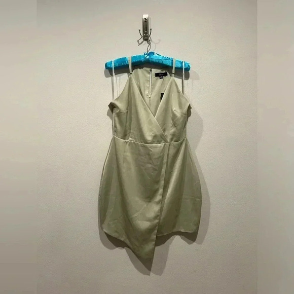 NWT LULU’S What a Stunner Sage Green Satin Asymmetrical
Mini Dress / Size Medium - Picture 3 of 9